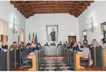 La Diputación insta al Gobierno central que permita a las administraciones locales, reinvertir en el año 2017 el superávit.