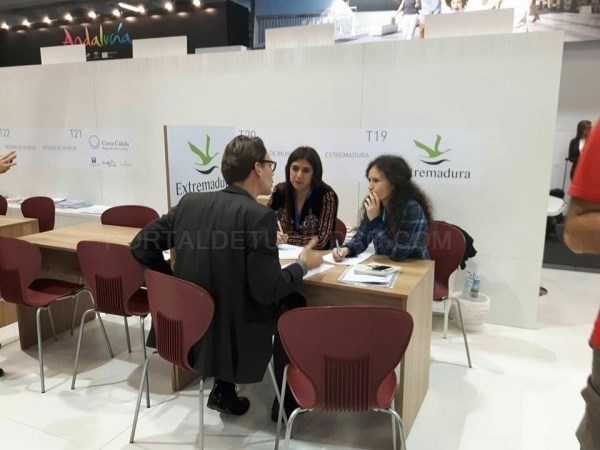 El director general de Turismo afirma que la Red de Rutas Europeas de Carlos V posiciona a la región en los mercados internacionales
