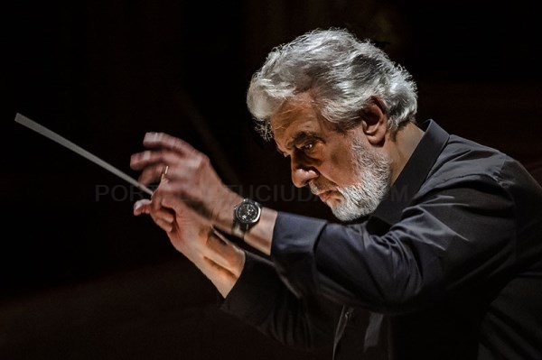Plácido Domingo quiere crear una Academia y Teatro dedicados a la Zarzuela, que llevarán el nombre de sus padres