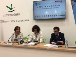 La consejera de Economía e Infraestructuras defiende en Fitur la candidatura de La Siberia a Reserva de la Biosfera