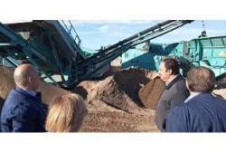 Alfonso Beltrán, visita la Planta de reciclaje de residuos de construcción y demolición, RCDs