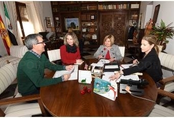 Diputación, Uex y Ayuntamiento de Zarza la Mayor dan los primeros pasos para una futura exhumación en la mina La Paloma
