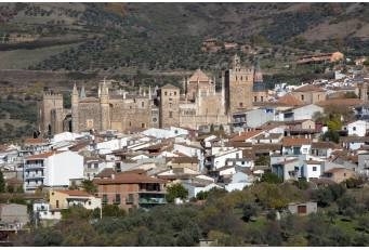 Diputación Desarrolla marca con hitos kilométricos el Camino Real a Guadalupe facilitando el paso a los peregrinos