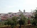 Las residentes de la Casa de la Providencia , de Ribera del Fresno, Se suben al escenario para la obra “la canción del pastorcito”