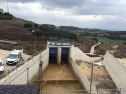 La Junta de Extremadura estudia el sistema de regadío del Canal de Navarra y valora su aplicación a Tierra de Barros