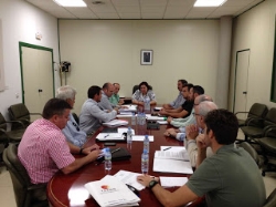 JUNTA Y COMUNIDAD DE REGANTES SE REUNEN PARA HABLAR SOBRE LA ADJUDICACIÓN PROVISIONAL DEL PROYECTO DE REGADÍO DE TIERRA DE BARROS.