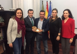 El presidente de la Diputación recibe a Juan Bautista Pérez, medalla de plata en Río