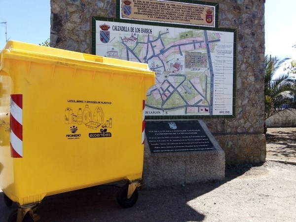 Calzadilla de los Barros empieza a reciclar envases de plástico, latas y briks a través de Promedio.