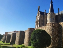 Patrimonio autoriza la limpieza, consolidación y reparación de escorrentía en varios cubos de la muralla de Astorga