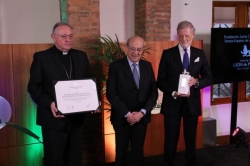 Casa Botines entrega el León de Plata a la Fundación Junta Constructora del Temple Expiatori de la Sagrada Família