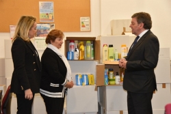 Los empleados públicos de la Junta reúnen más de una tonelada de productos básicos de higiene para las personas más vulnerables de Benín, en África