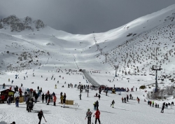 Las rachas de viento no impiden que San Isidro y Valle Laciana-Leitariegos superen los 8.500 visitantes