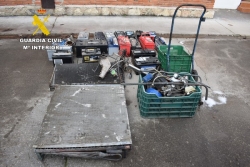 Detenidas cuatro personas por el robo en una granja avícola de La Robla