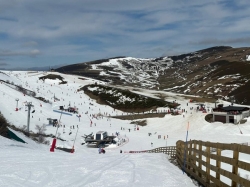 San Isidro y Valle Laciana-Leitariegos reciben a un total de 7.676 visitantes este fin de semana