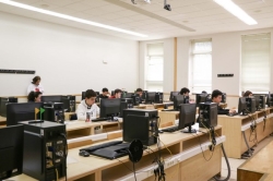 La ULE reúne a las jóvenes promesas de la programación en la Olimpiada autonómica de Informática que gana un leonés