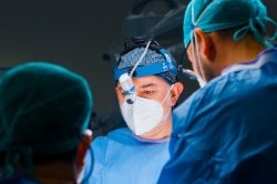 El doctor Valle Folgueral, reconocido entre los 50 mejores especialistas de la medicina privada en España en los XII Top Doctors Awards