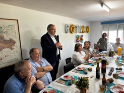 El vicepresidente de la Diputación ejerce como mantenedor del Festival del Botillo de La Granja de San Vicente