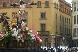 Las procesiones de Semana Santa concentran a más de medio millón de personas en las calles de la ciudad de León