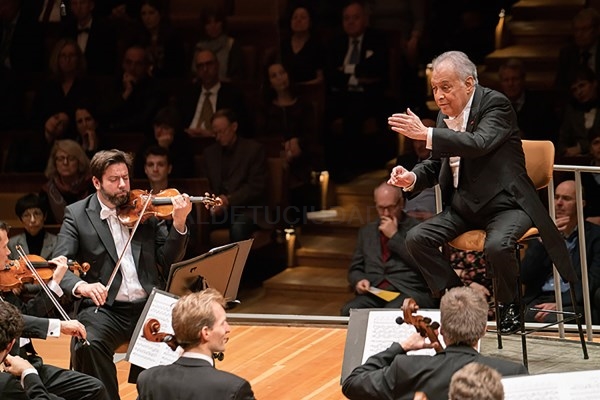 Celebrar noventa años de maestría: Zubin Mehta vuelve a Madrid con la West-Eastern Divan Orchestra