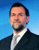 Rajoy traslada a los militares en el exterior que el Gobierno "no escatimará en medios"