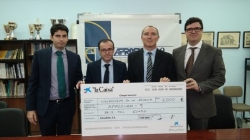 La Caixa entrega 6.000 euros a Aprosuba-9 para el área residencial