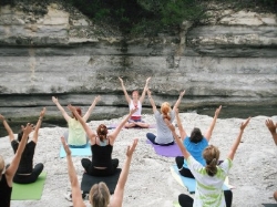 El Instituto Puerta de la Serena organiza la I Jornada sobre Yoga.