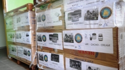 Se recogen 8 palés de material humanitario destinado a SOS Refugiados