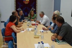 Reunión conjunta del Alcalde de Don Benito, la Delegada del Gobierno en Extremadura y la Asociación de Agricultores