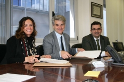 La Fundación José Manuel Calderón construirá un parque infantil en el patio contiguo a la planta de Pediatría del Hospital Don Benito-Villanueva.