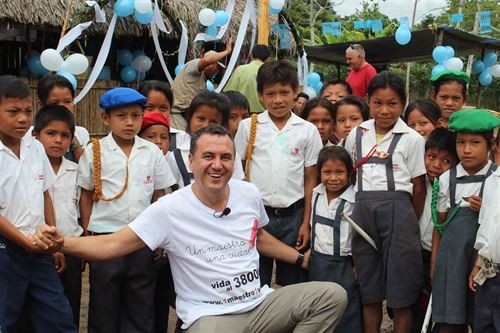 Roberto Brasero, embajador solidario de 'Un Maestro, Una Vida'
