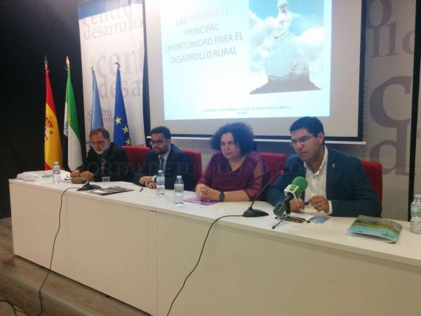 La Junta incluirá en los próximos presupuestos generales una inversión de tres millones para los Grupos de Acción Local