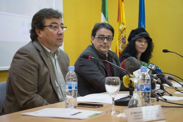 Fernández Vara destaca el refuerzo de la protección de la infancia ante el incremento de la exclusión social