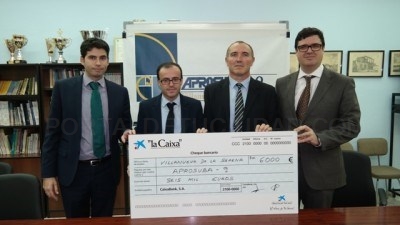 La Caixa entrega 6.000 euros a Aprosuba-9 para el área residencial