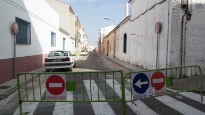Comienzan las obras de reposición del acerado y saneamiento del barrio del Pilar