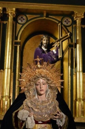 Comienza el besamanos en honor a Nuestra Señora del Calvario.