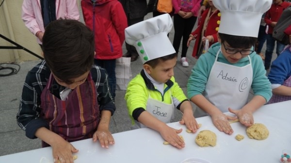 Taller infantil de elaboración de hornazos