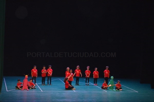 600 escolares de la provincia de Badajoz han participado en el I Encuentro EMocionArte-MUS-E
