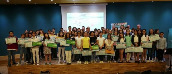 Isabel Abellán, del CEIP ‘Cabeza del Buey’, y Carlos Pozo, del IES ‘Donoso Cortés’ de Don Benito, ganadores del X Concurso de Lectura en Público.