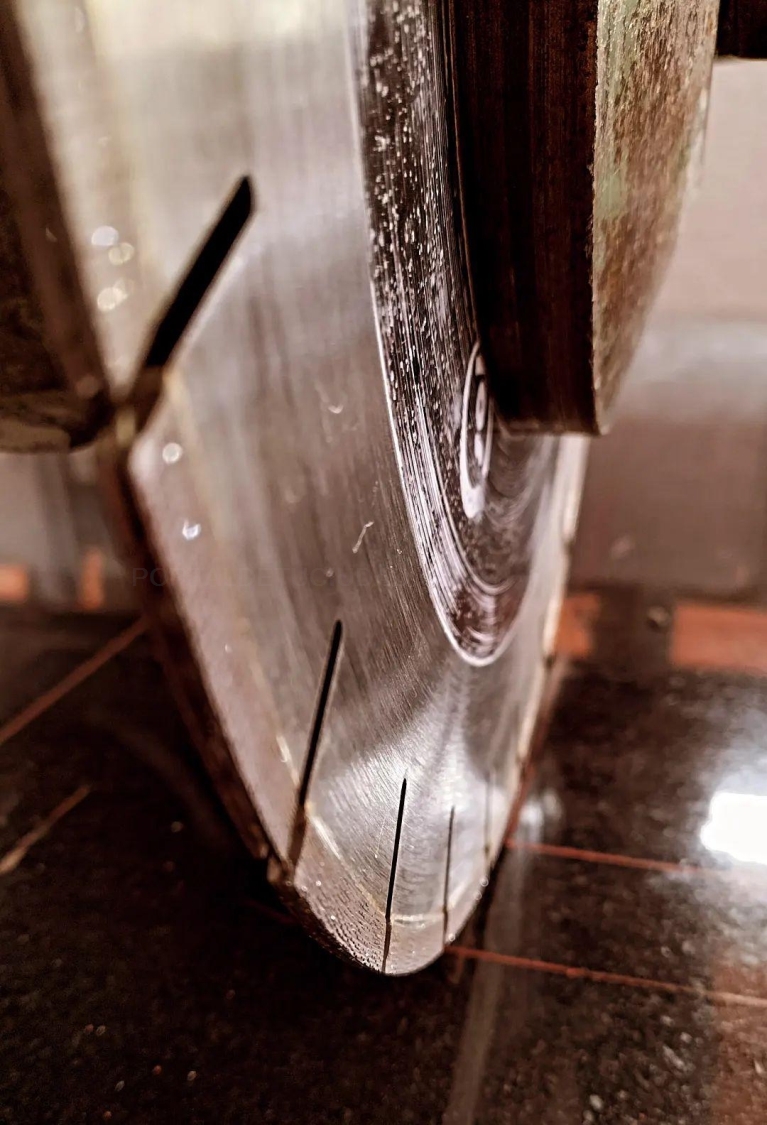 mármoles segovia, encimeras de silestone segovia, escaleras de granito segovia, sepulturas segovia, marmolistas segovia, granito segovia, mármol segovia, balaustradas segovia, lápidas segovia, panteones segovia