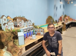 Pedro Iranzo crea un belén mágico que une a tres pueblos rivales en un valle encantado