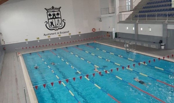 La Piscina Cubierta de Burjassot moderniza el acceso a sus instalaciones