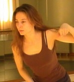 La actriz y bailarina Simona Ferrar imparte un taller de danza-teatro en la UAH