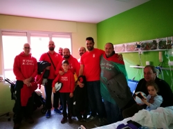 LOS REYES MAGOS DEL RUGBY LLENARON DE BALONES EL HOSPITAL PRÍNCIPE DE ASTURIAS